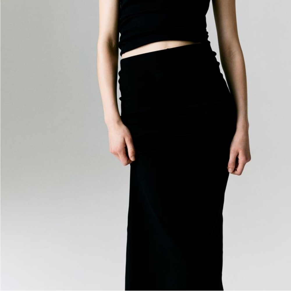 H&M Ribbed Pencil Skirt - Picture 2 of 6